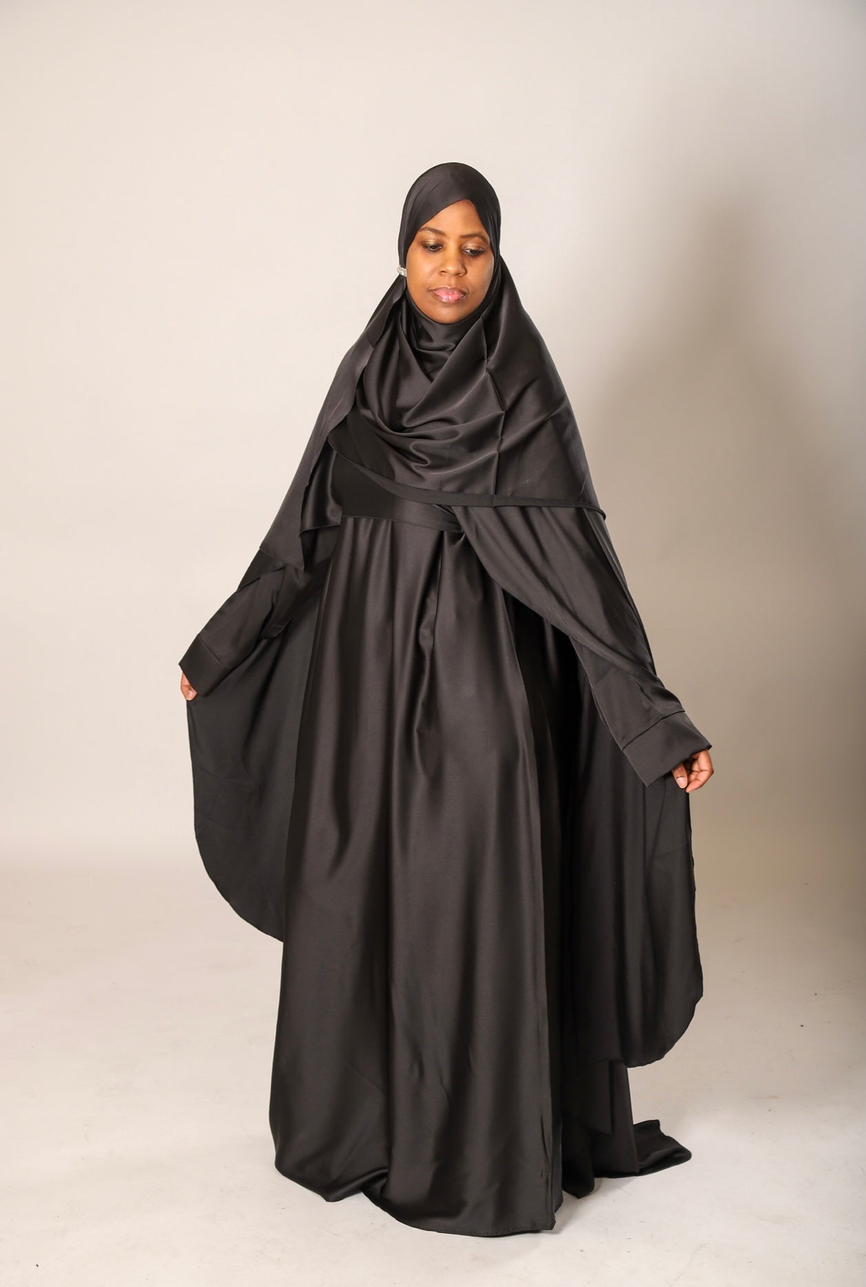 Saminah Satin Abayah & Cape