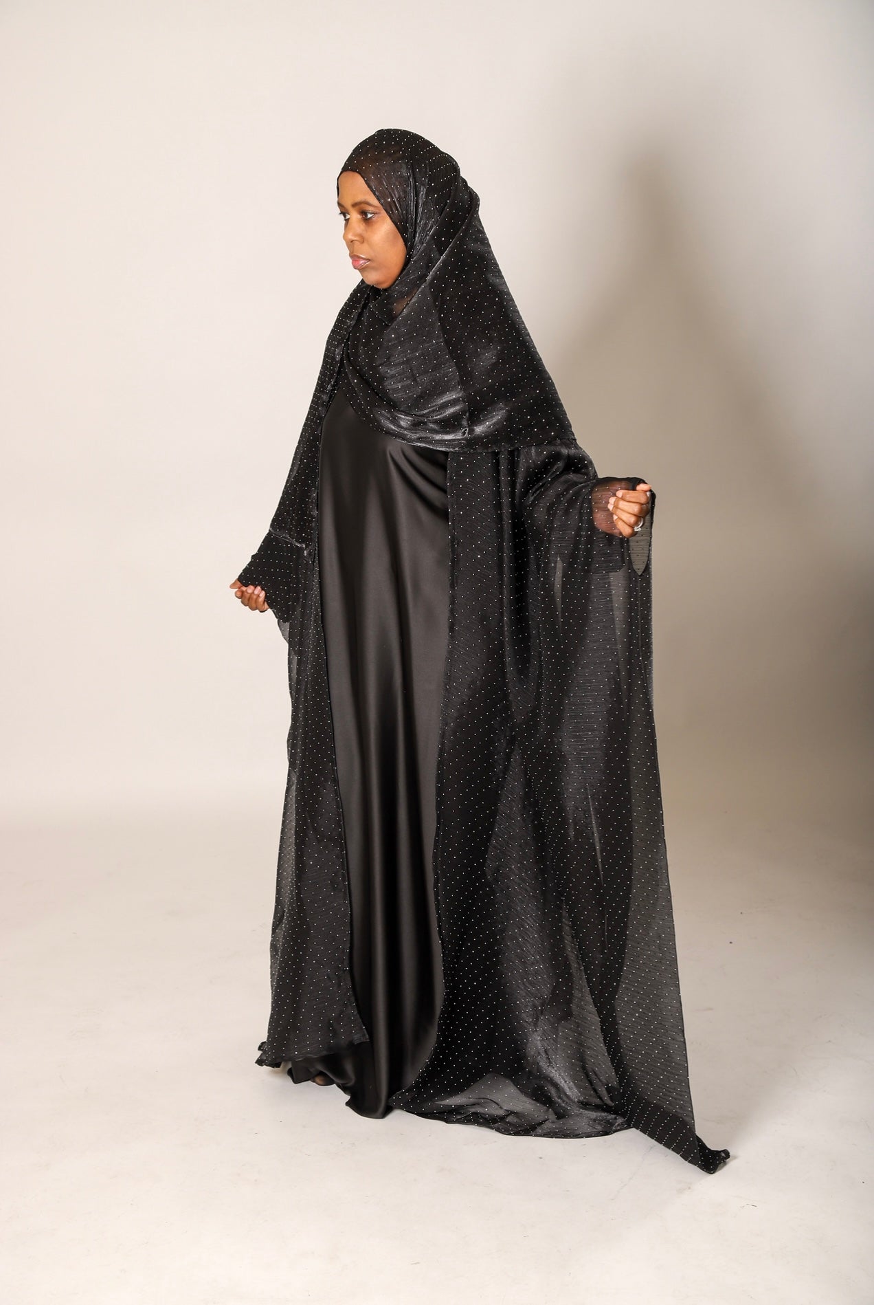 Asmaa Emirati Bisht Abayah