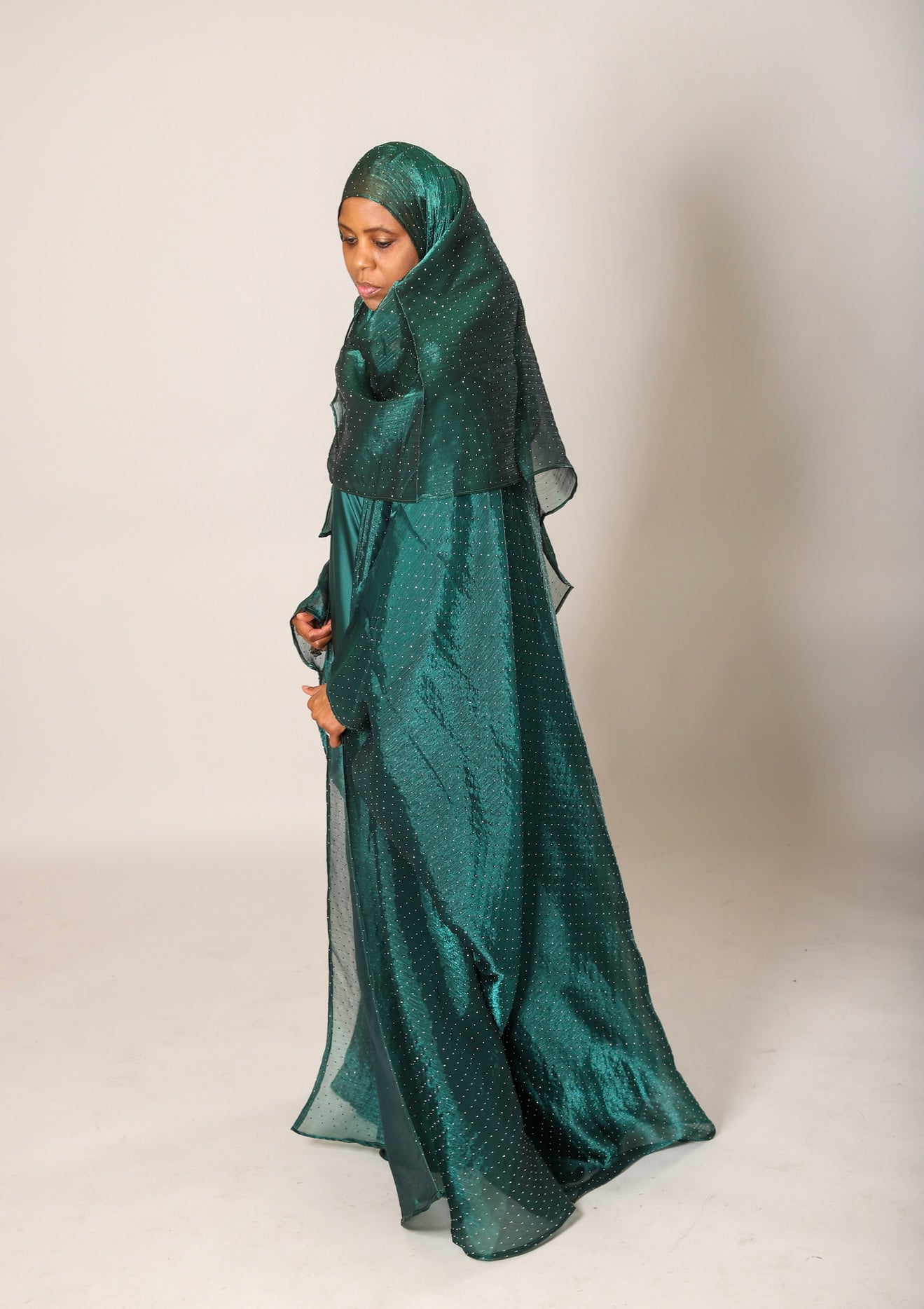 Asmaa Emirati Bisht Abayah