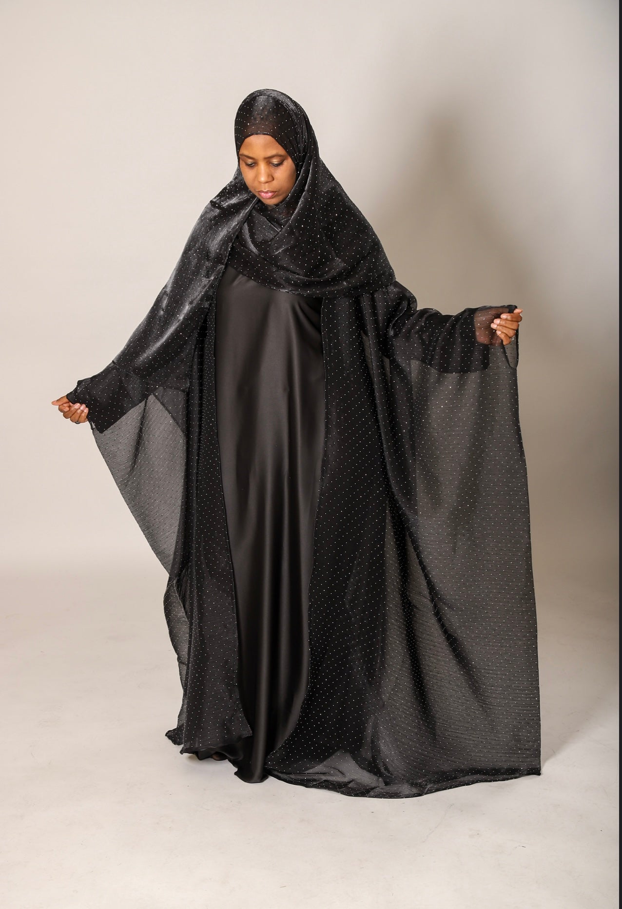 Asmaa Emirati Bisht Abayah