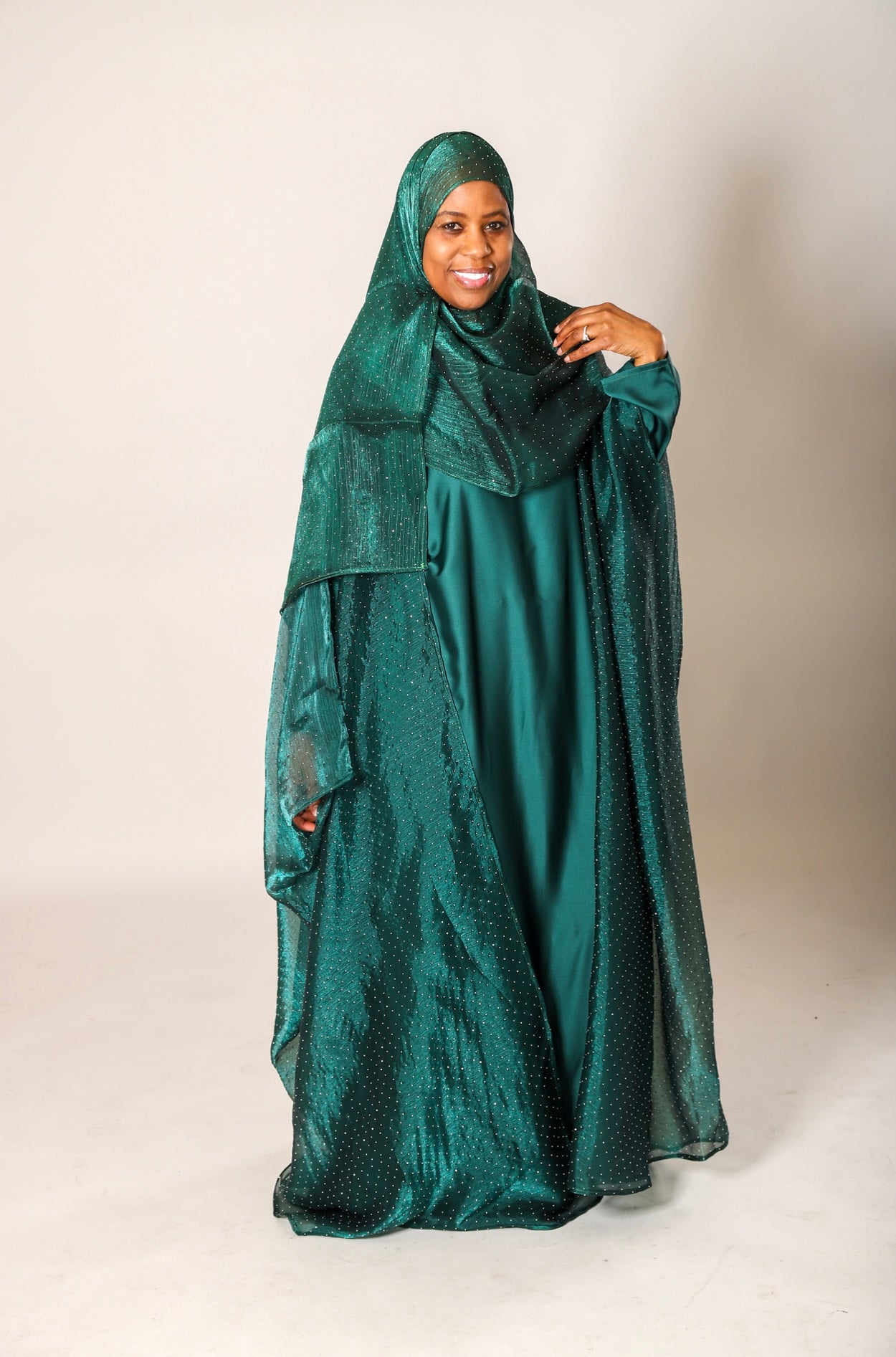 Asmaa Emirati Bisht Abayah