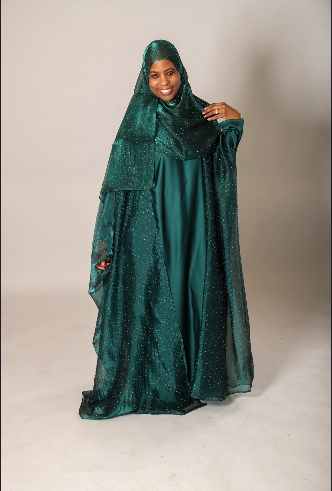 Asmaa Emirati Bisht Abayah