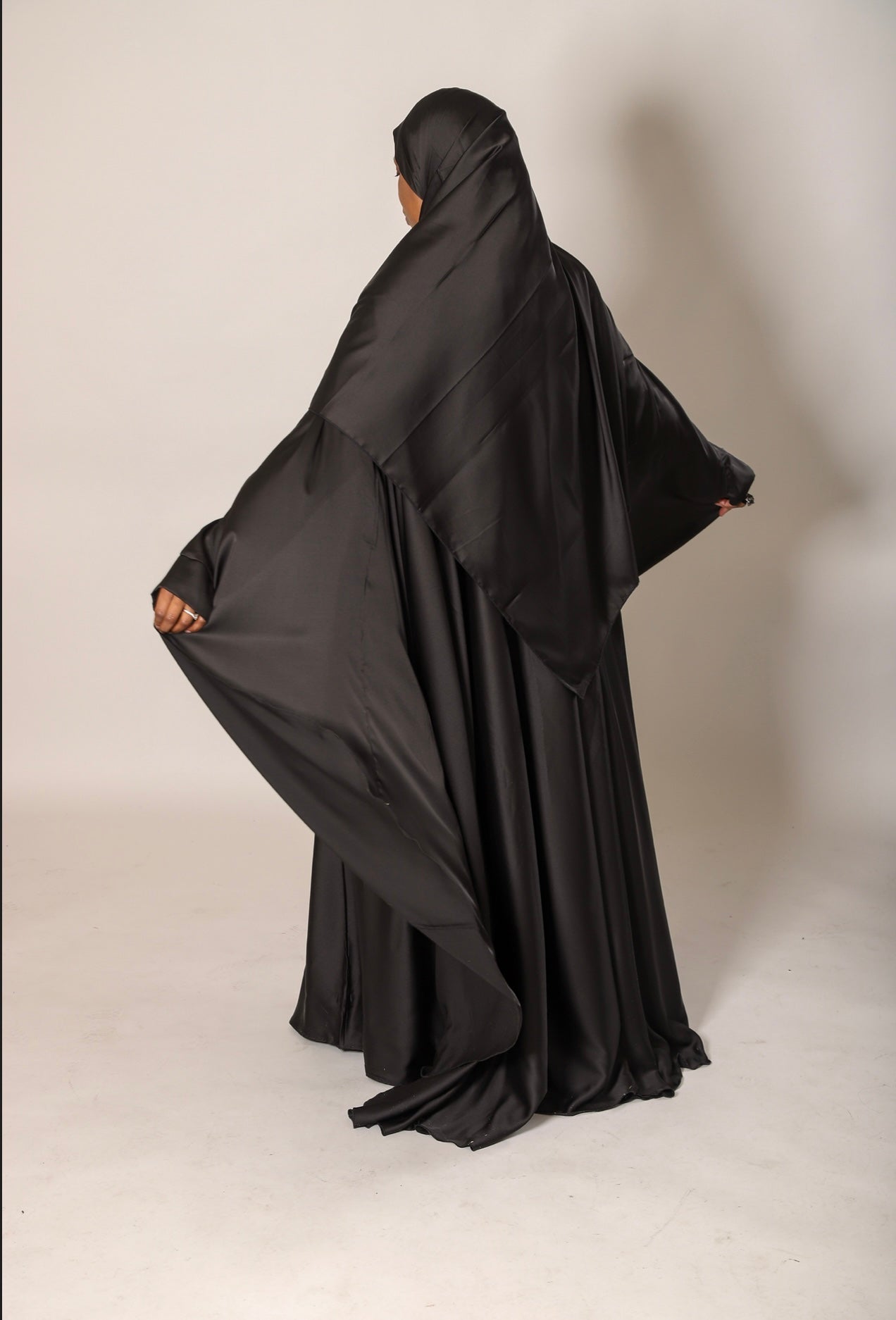 Saminah Satin Abayah & Cape