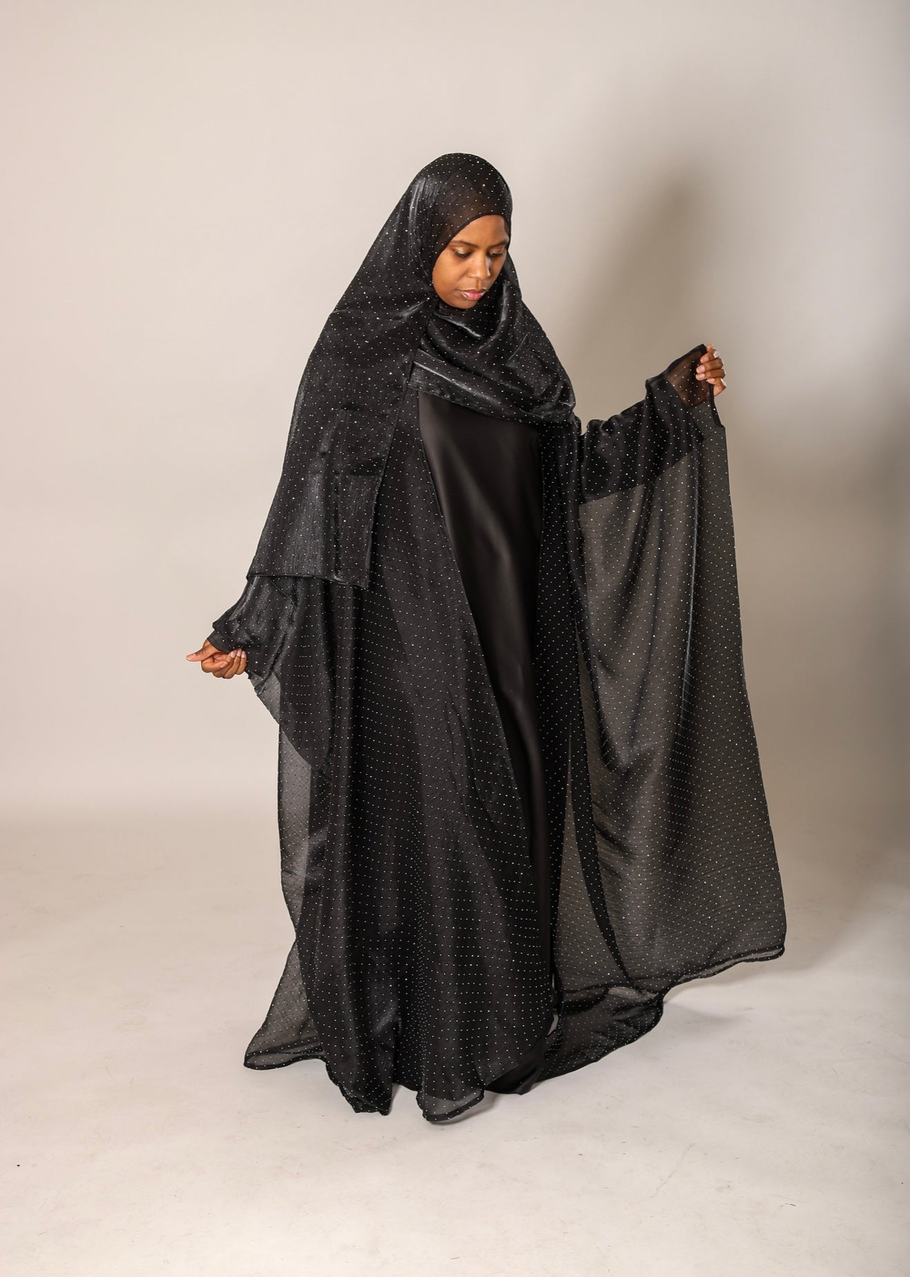 Asmaa Emirati Bisht Abayah