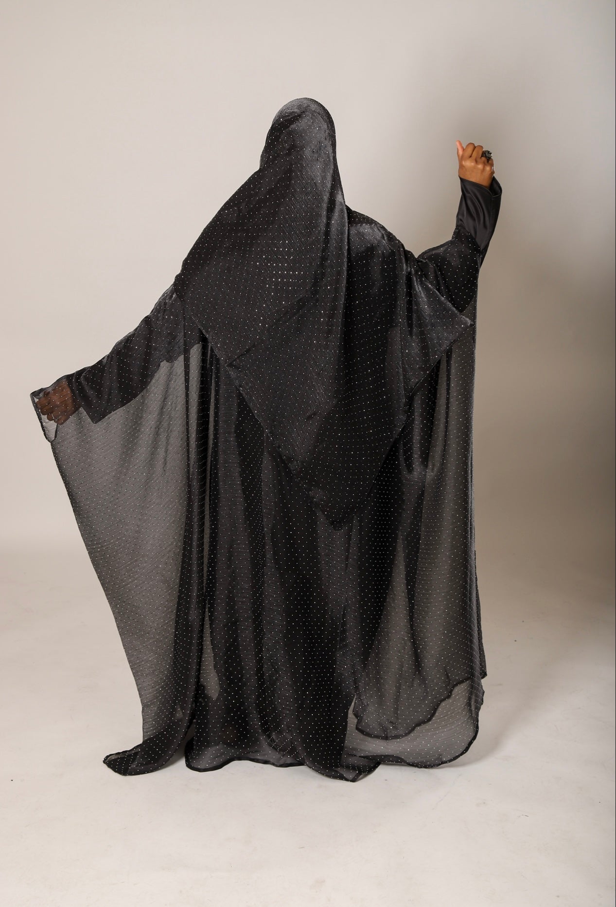 Asmaa Emirati Bisht Abayah