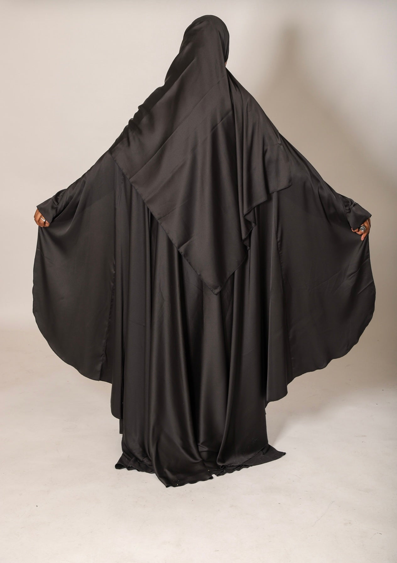 Saminah Satin Abayah & Cape