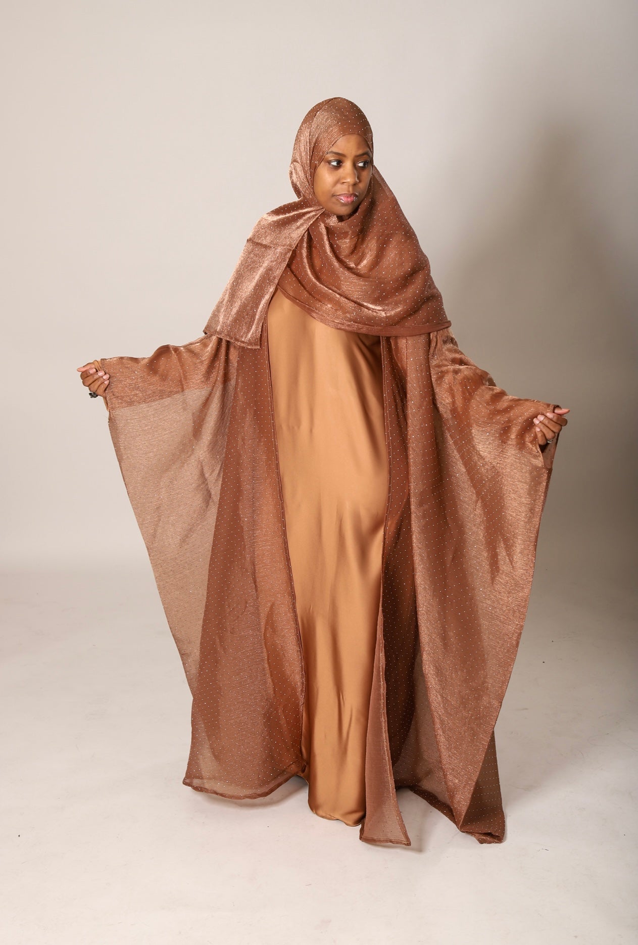 Asmaa Emirati Bisht Abayah