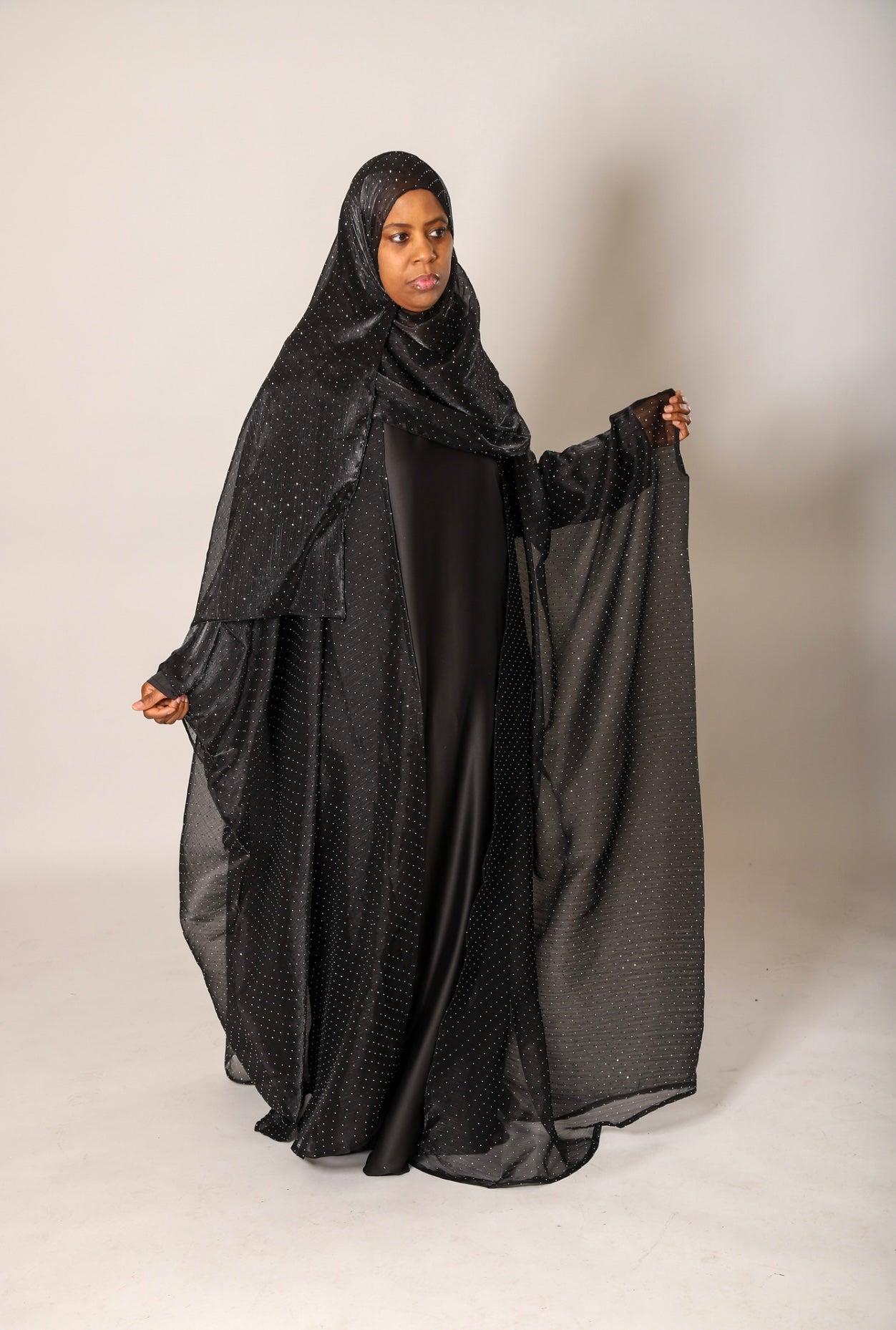 Asmaa Emirati Bisht Abayah